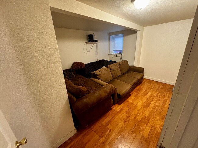 Building Photo - 617 S Jefferson St