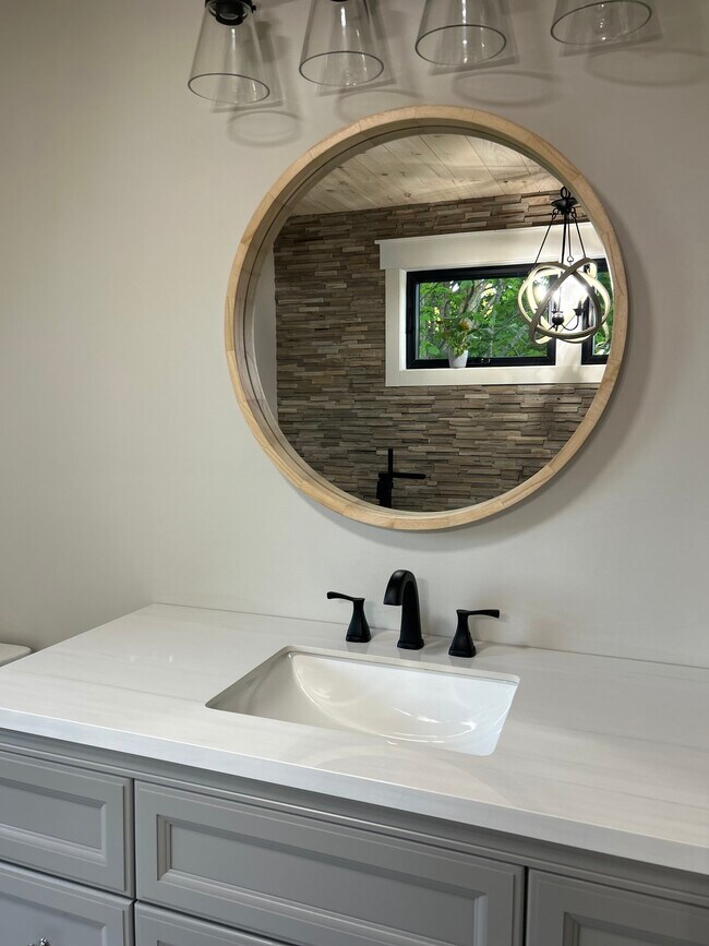 Baño principal - 8481 Blackman Rd