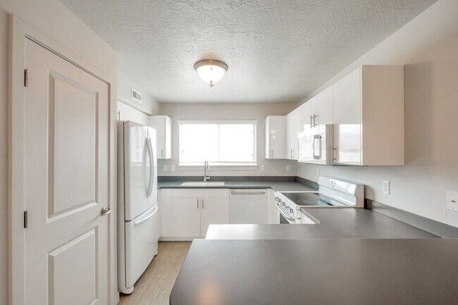 Foto del edificio - Beautiful Orem Condo