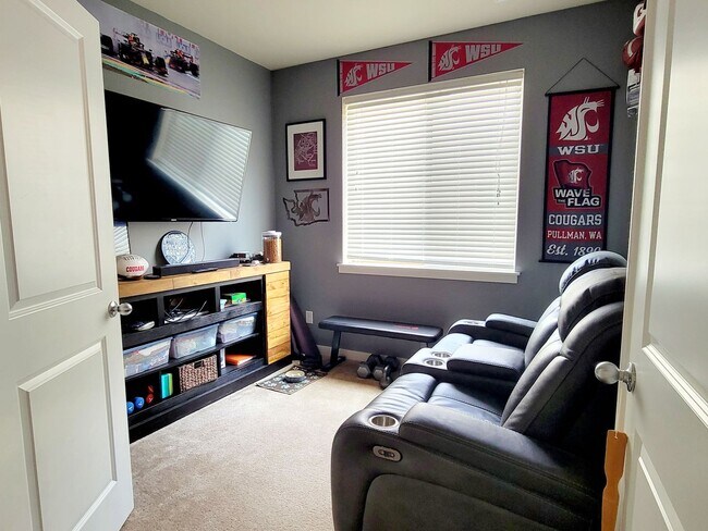 Foto del edificio - Bright, Spacious 4 bedroom in Poulsbo