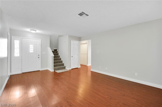 Foto del edificio - 8136 Spur Ct