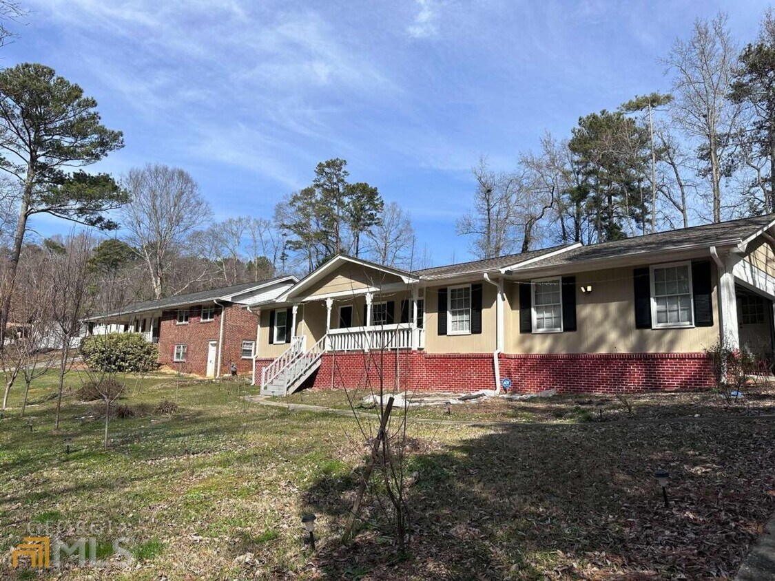 1130 Wheatley Dr SW, Lilburn, GA 30047 House Rental in Lilburn, GA