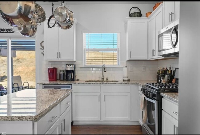 Building Photo - 211 Darrowby Wy