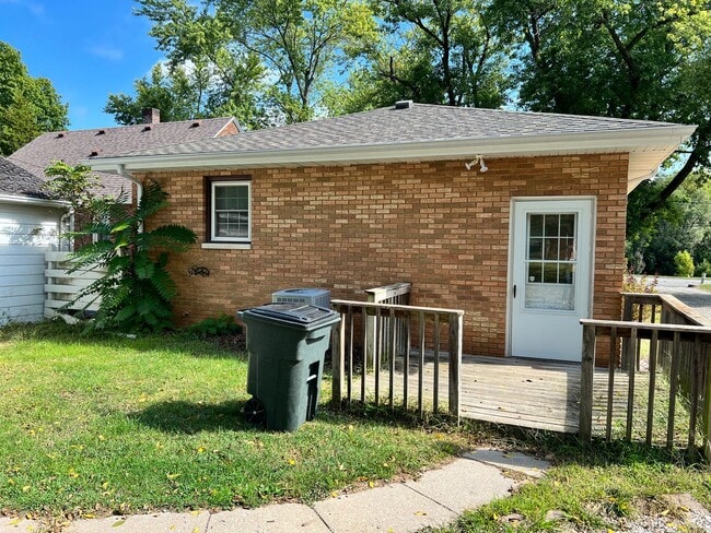 Building Photo - 2320 Springfield Rd