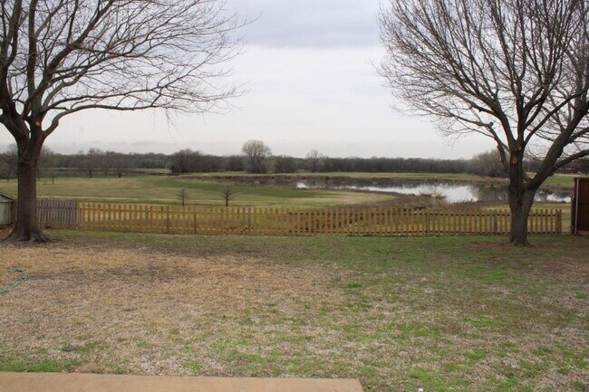 Foto del edificio - 6213 Covington Dr