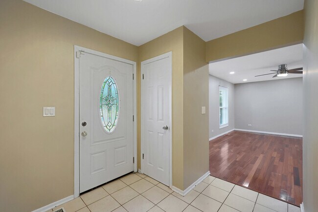 Foto del edificio - 1356 Larchmont Dr