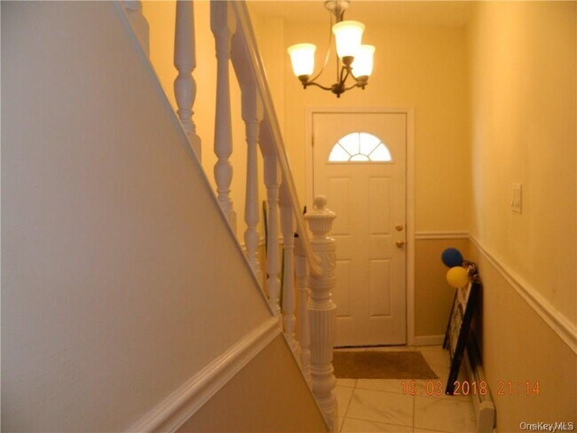 Foto del edificio - 1182 E Tremont Ave