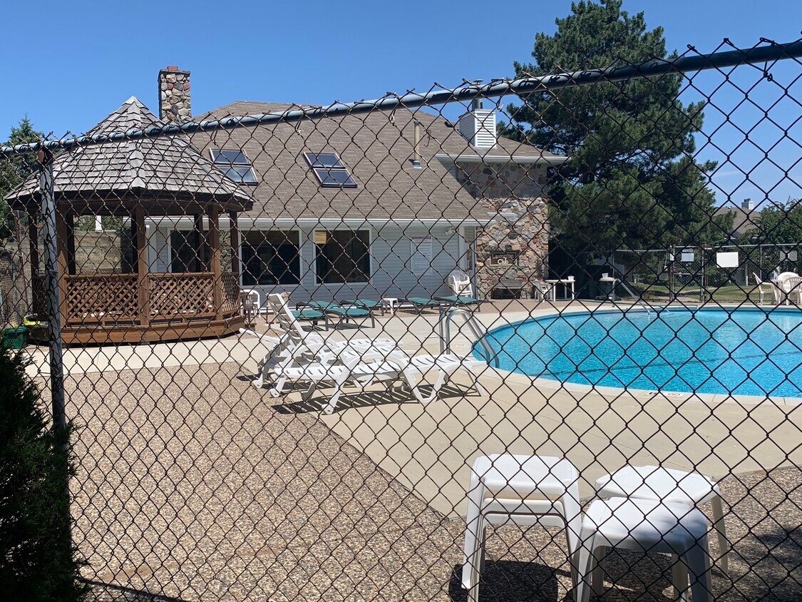 Foto principal - 3590 Blue Jay Way
