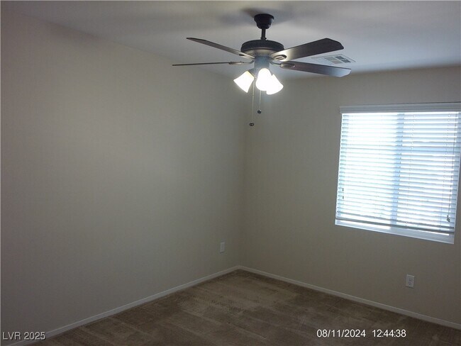 Foto del edificio - 8643 Rowland Bluff Ave