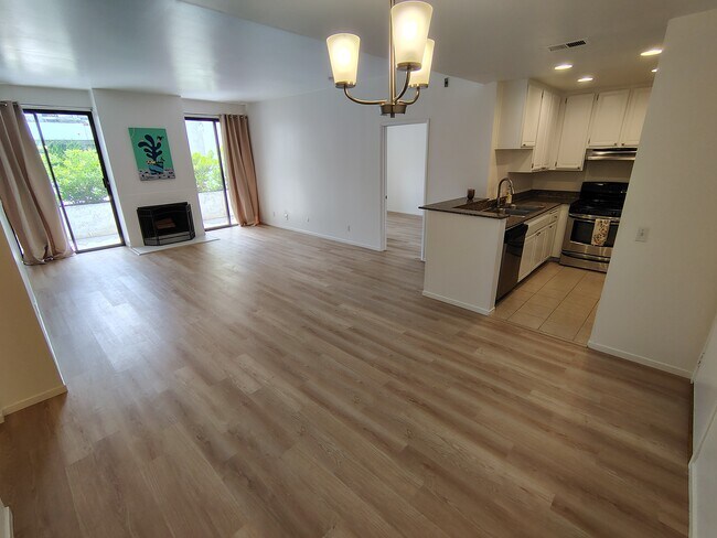 Foto del edificio - 10861 Moorpark St