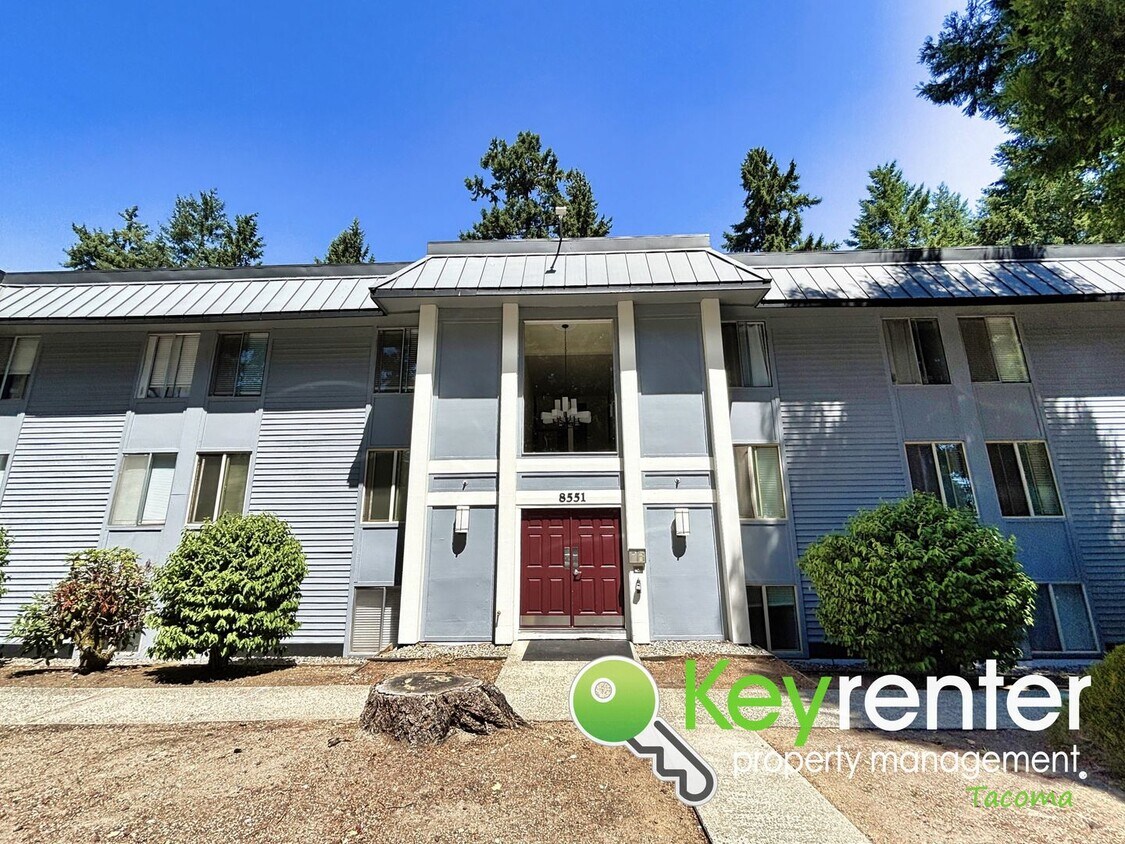 Primary Photo - Peaceful Lakewood Condo Backed up to Chamb...
