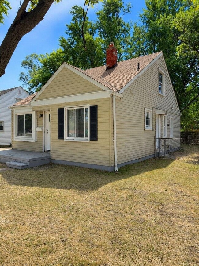 Building Photo - 13741 W 10 Mile Rd