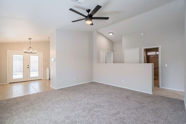 Building Photo - Mesa home near Skyline Park!