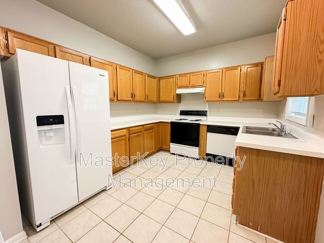Building Photo - 307 Silverberry Ct