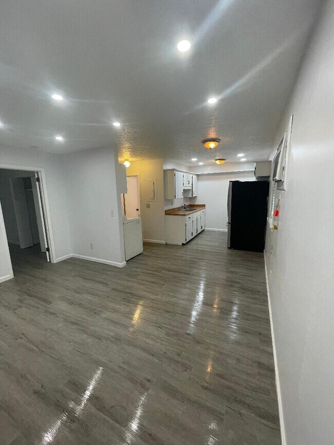 Foto del edificio - 115 Myatt Dr