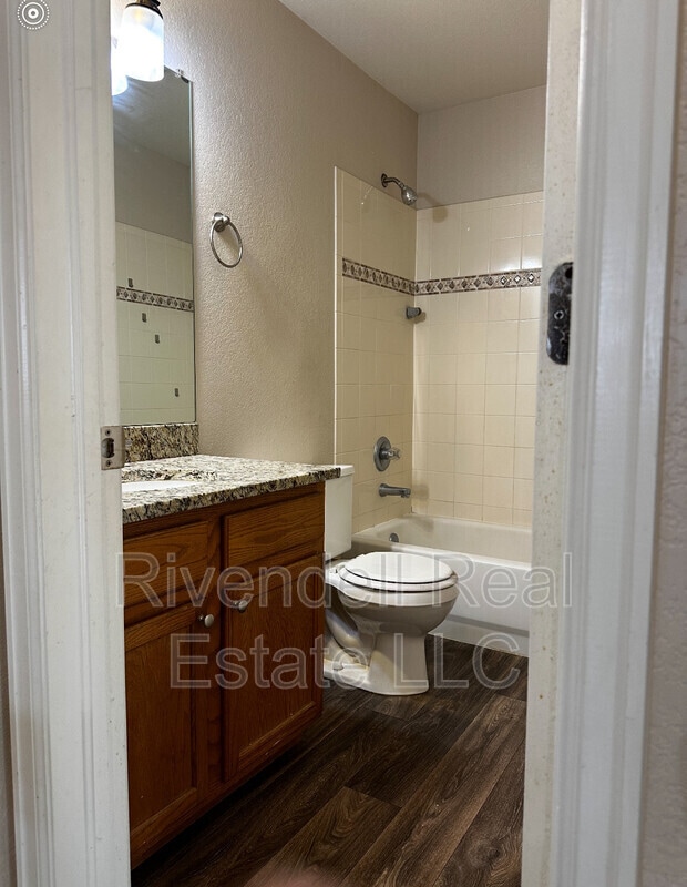 Building Photo - 1243 S Zeno Way