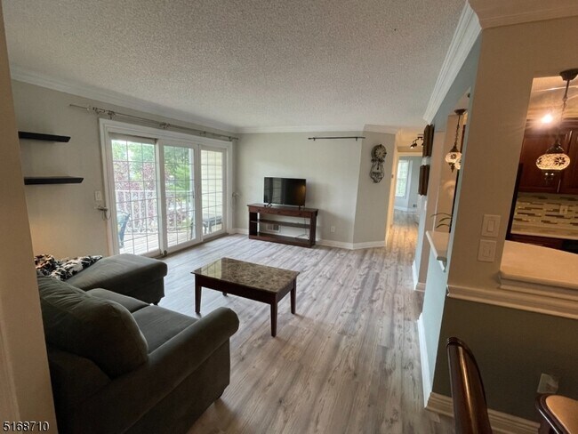 Building Photo - 888 Tuliptree Ct