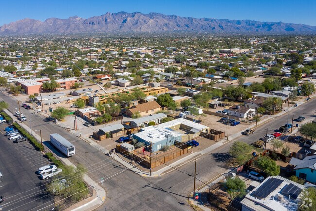 Foto del edificio - 2602 N Balboa Ave