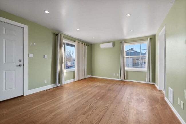 Building Photo - 5707 N Lindeke St