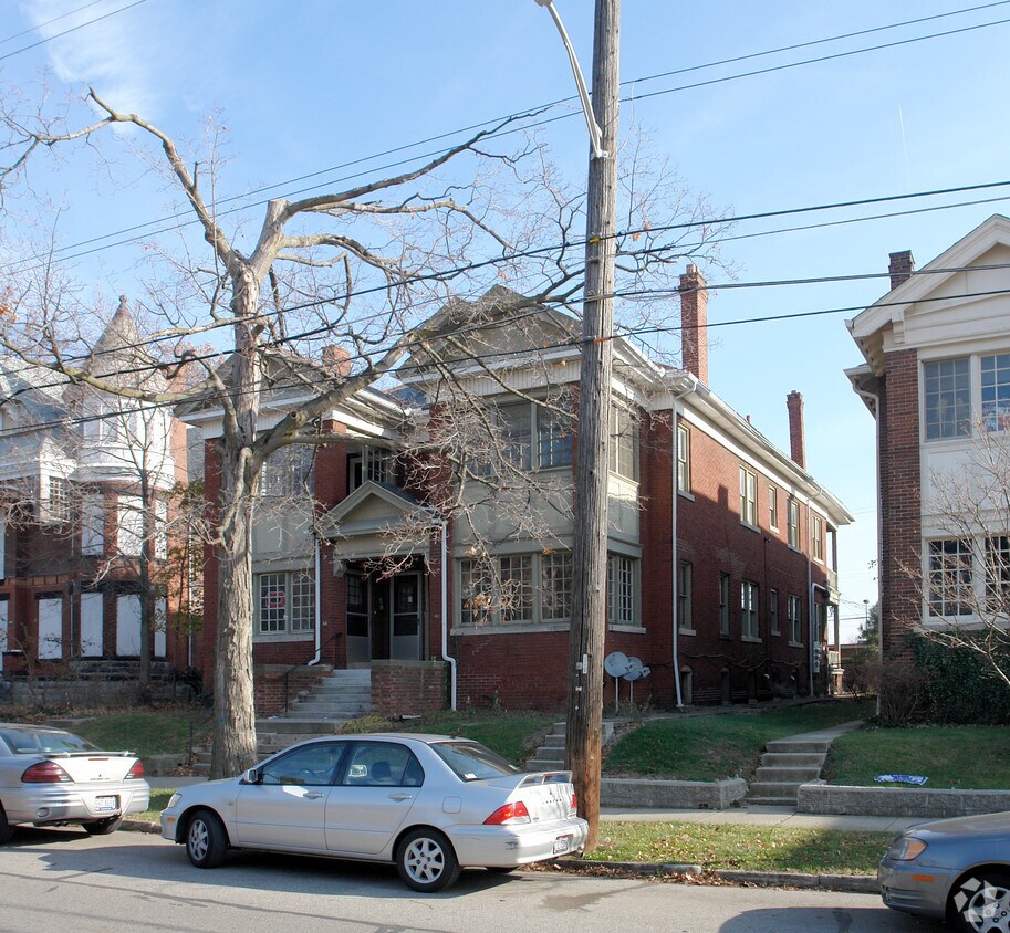 Primary Photo - 60-66 Winner Ave