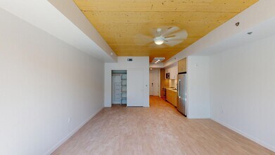 Interior Photo - Cirrus