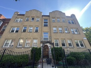 Building Photo - 8559 S Bennett Ave