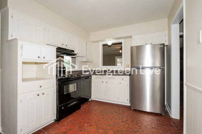 Foto del edificio - 3519 Naylor Dr