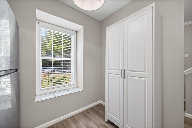 Foto del edificio - "Charming 2-Bed Townhome with Modern Comforts in Fort Mill – Your Cozy Retreat Awaits!"