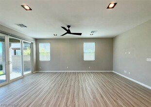 Building Photo - 4442 Frias Fls Ave