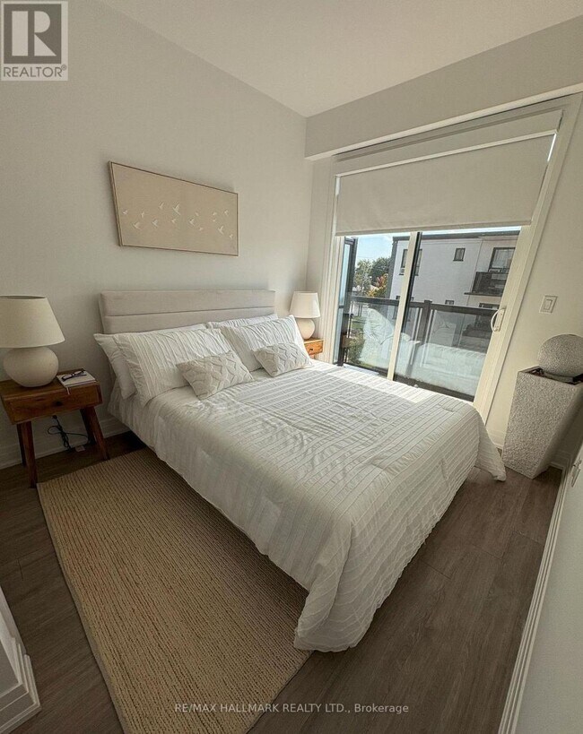 Photo du bâtiment - 15 Brenthall Ave