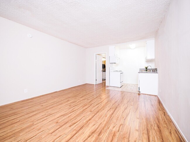 Building Photo - 1179 Crenshaw Blvd