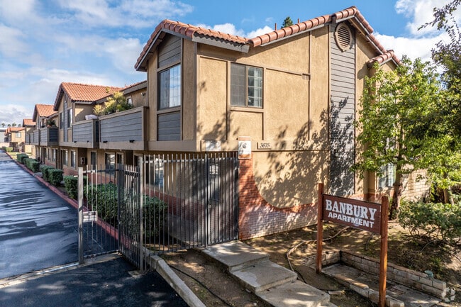 Building Photo - Banbury Apartments