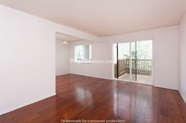 Building Photo - 2516 SE 103rd Ave