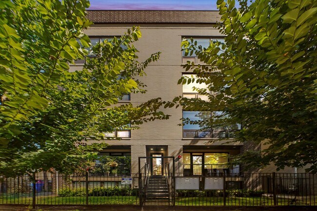 Foto del edificio - 117 S Bell Ave