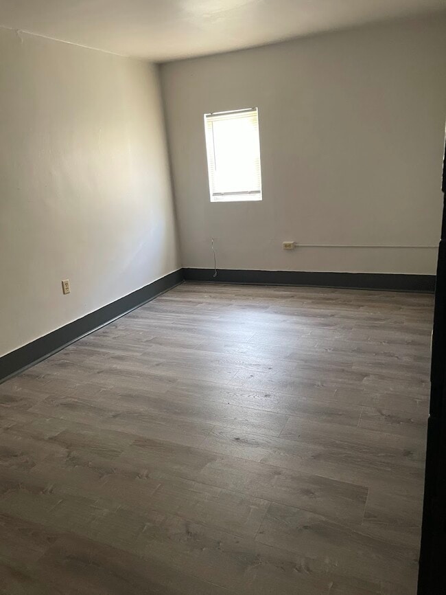 Building Photo - 114 Highland Ave