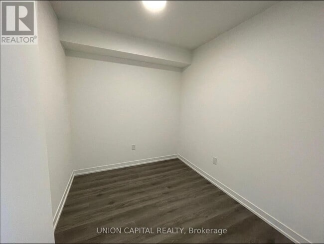 Building Photo - 138-4138 Downes St