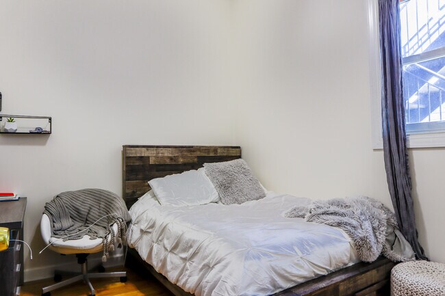 Apartamento 2 (3 habitaciones/2 baños) - Dormitorio n.° 3 - Harris Point Chicago
