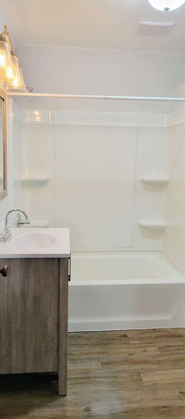 343 E Water St Unit 1, Galesburg, IL 61401 Condo for Rent in