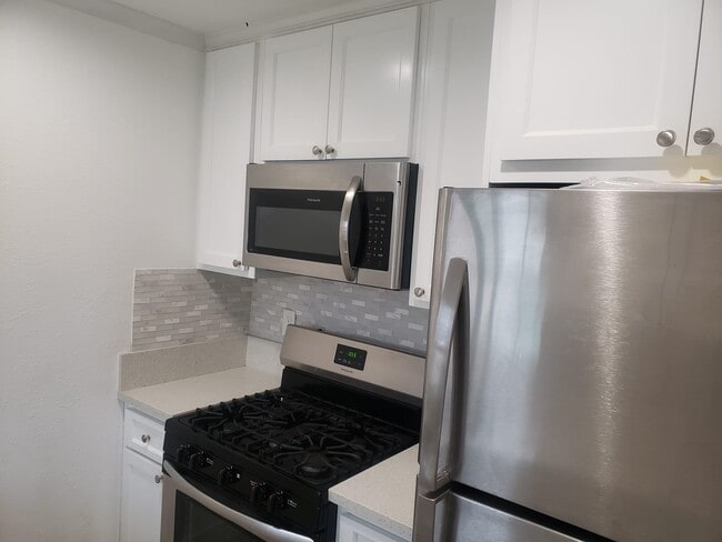 Building Photo - 4326 W 163rd St