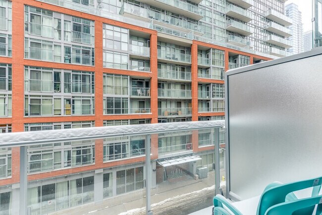 Photo du bâtiment - 140 Simcoe St