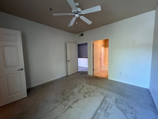 Building Photo - Great Second Floor Condo With Garage and C...