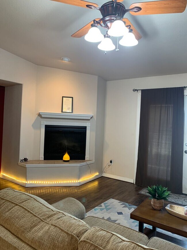 Foto del edificio - 2104 Hali Ln