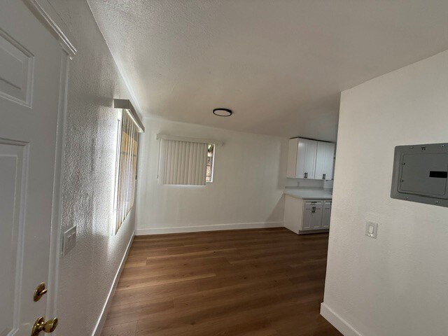 Building Photo - 8901 1/2 Holmes Ave