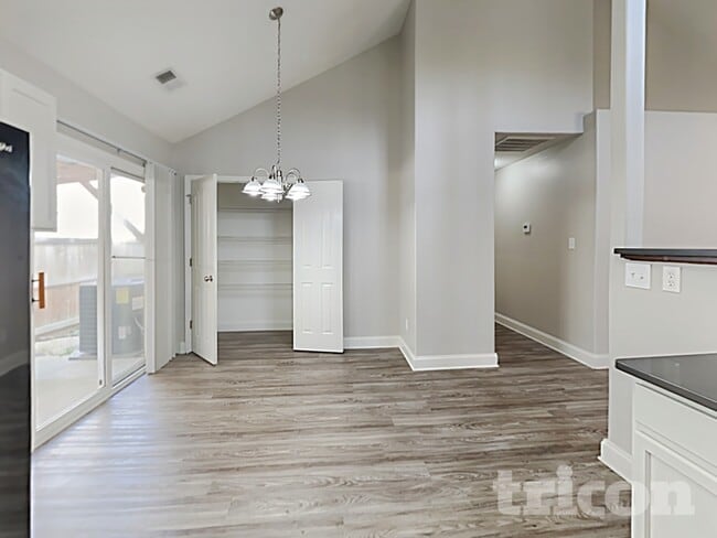 Foto del edificio - 4818 Samuel Richard St