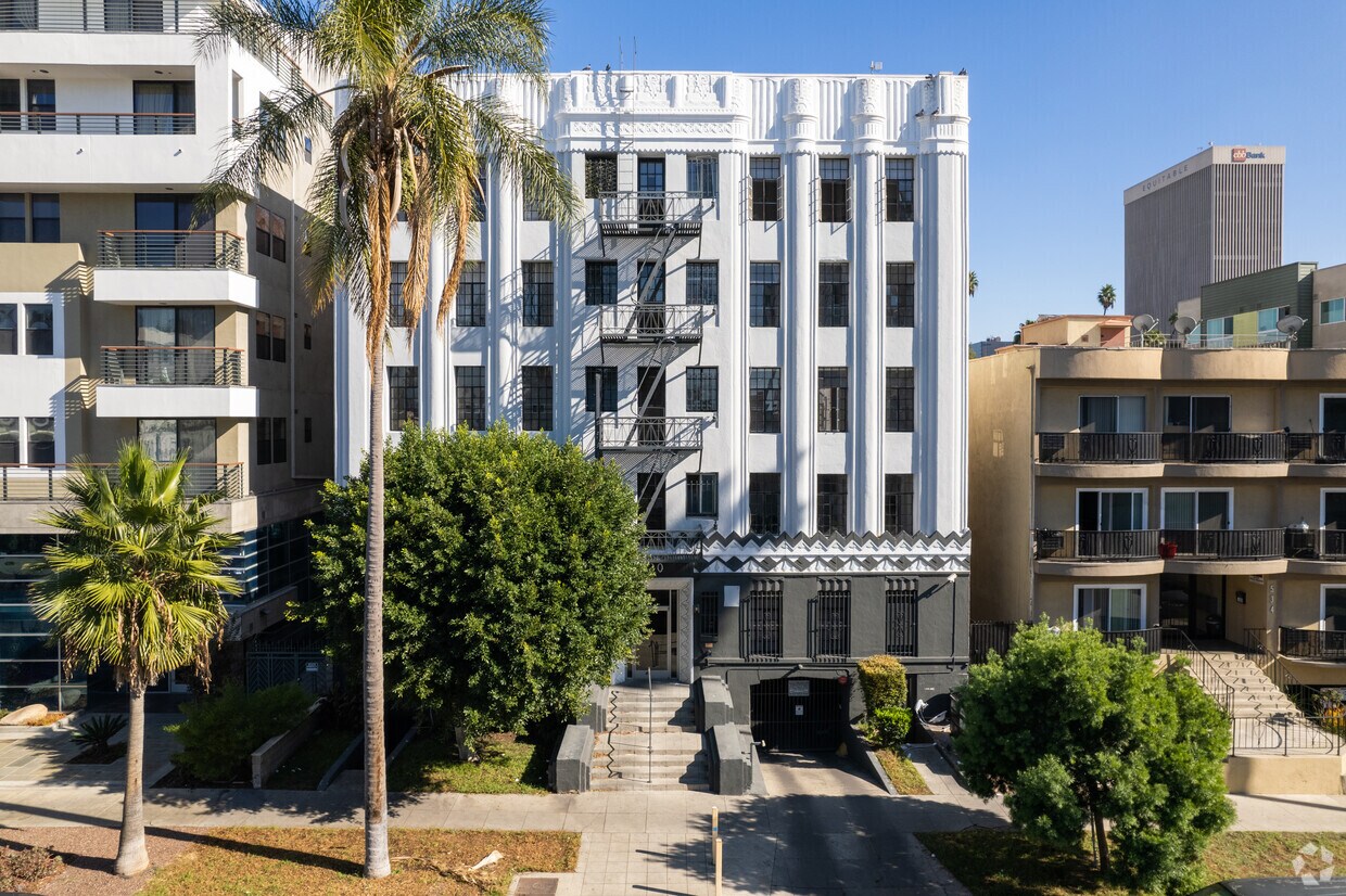 The Kingsley Apartments in Los Angeles, CA Westside Rentals