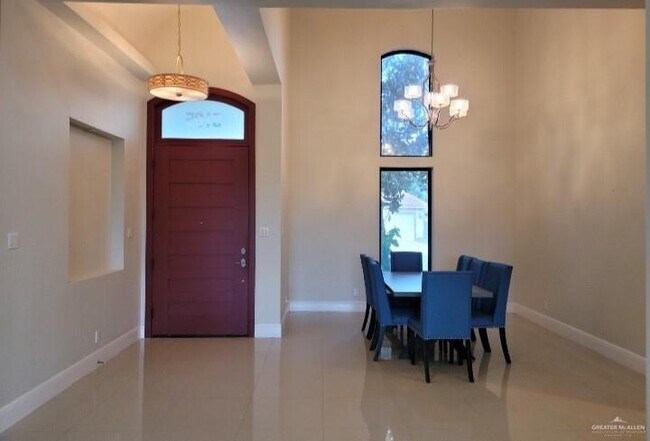Foto del edificio - 5105 W Highland Ave
