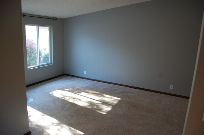Building Photo - 3724 Clover Circle