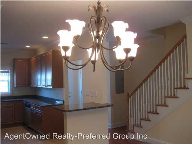 Building Photo - 4926 Date Palm Dr
