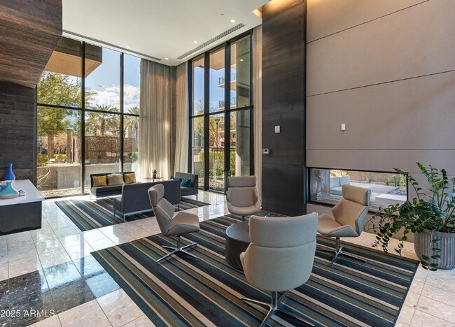 Foto del edificio - Luxury 1 Bed Condo in the Heart of Downtown Phoenix -- COMING SOON