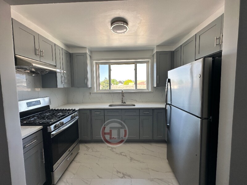 Foto principal - 3250 Lucerne St